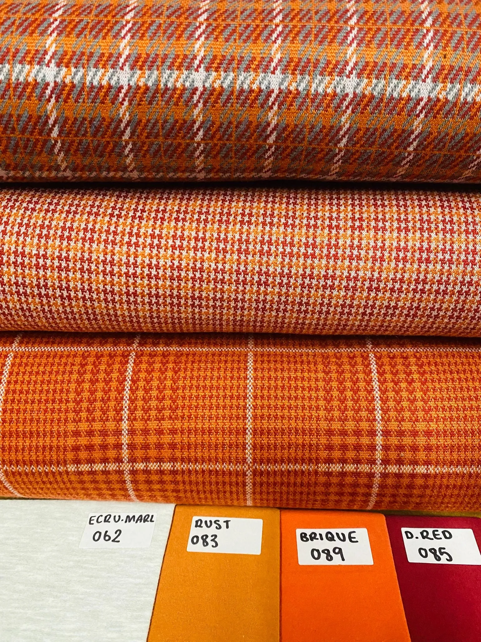 1.75M REMNANT RUST HOUNDSTOOTH BRUSHED PONTE ROMA JERSEY SALE