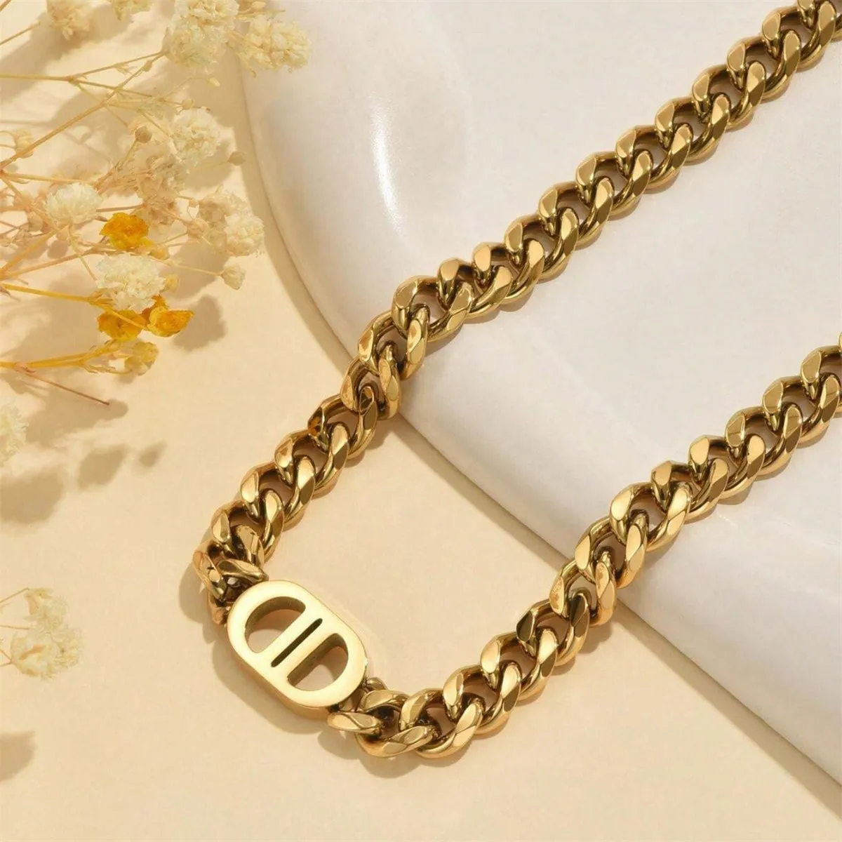 18K Gold-Plated Cuban Chain Oval Pendant Necklace