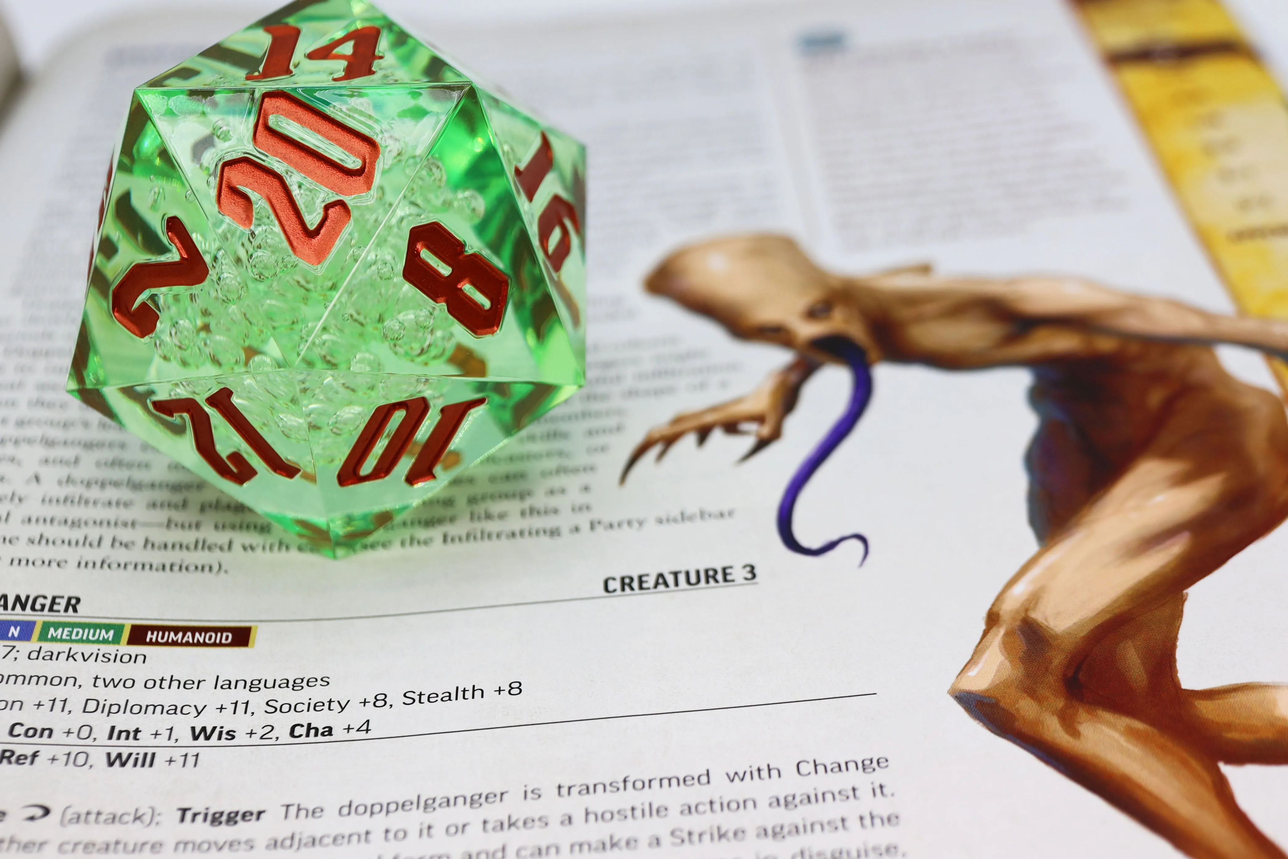55mm Titan D20 - Sharp Edge Green Bubbles