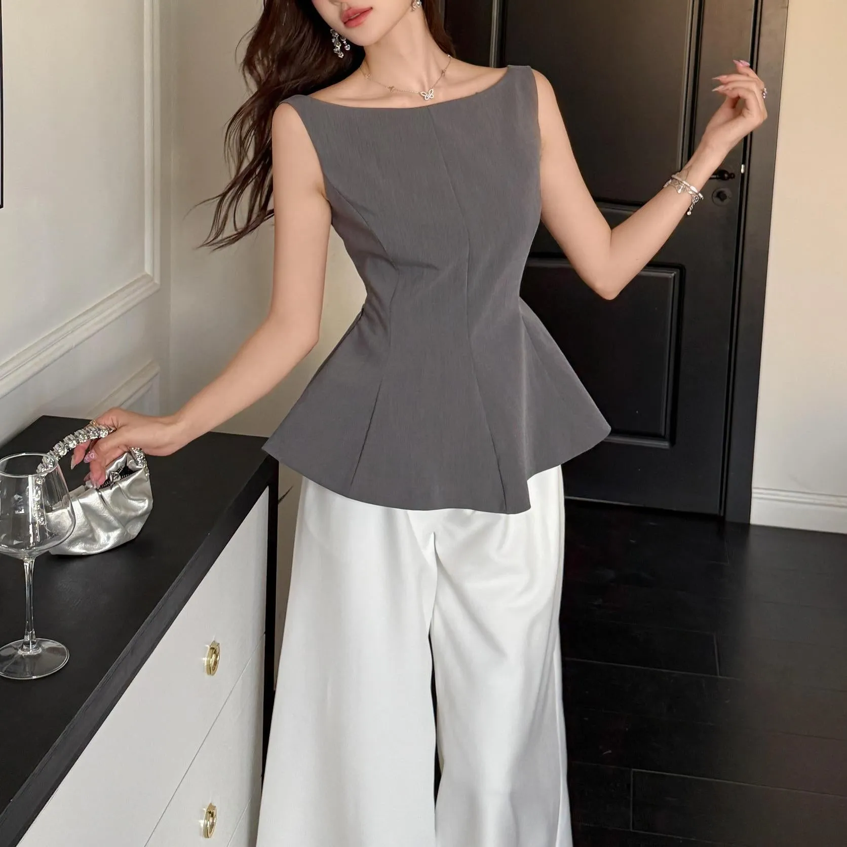 A-line Women's Dress with Sleeveless Design and Stylish Peplum Hem