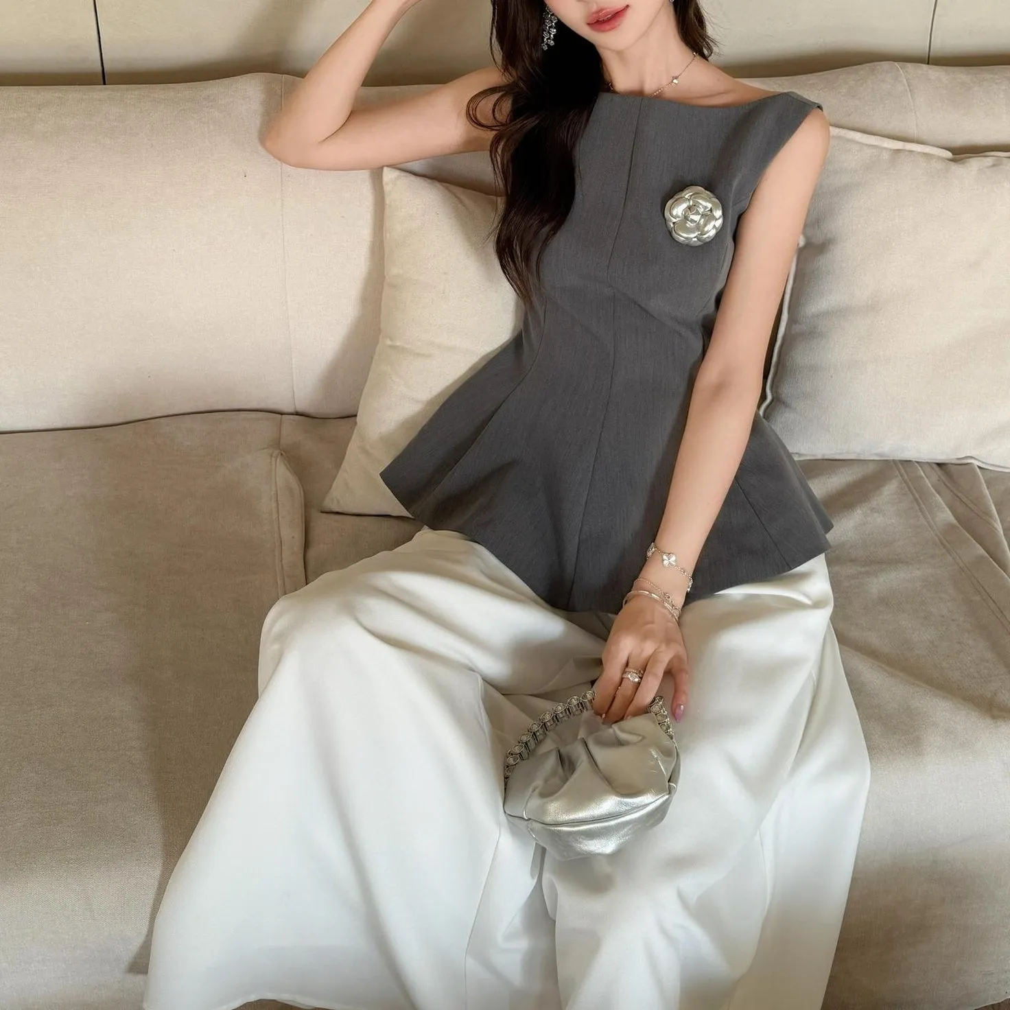 A-line Women's Dress with Sleeveless Design and Stylish Peplum Hem
