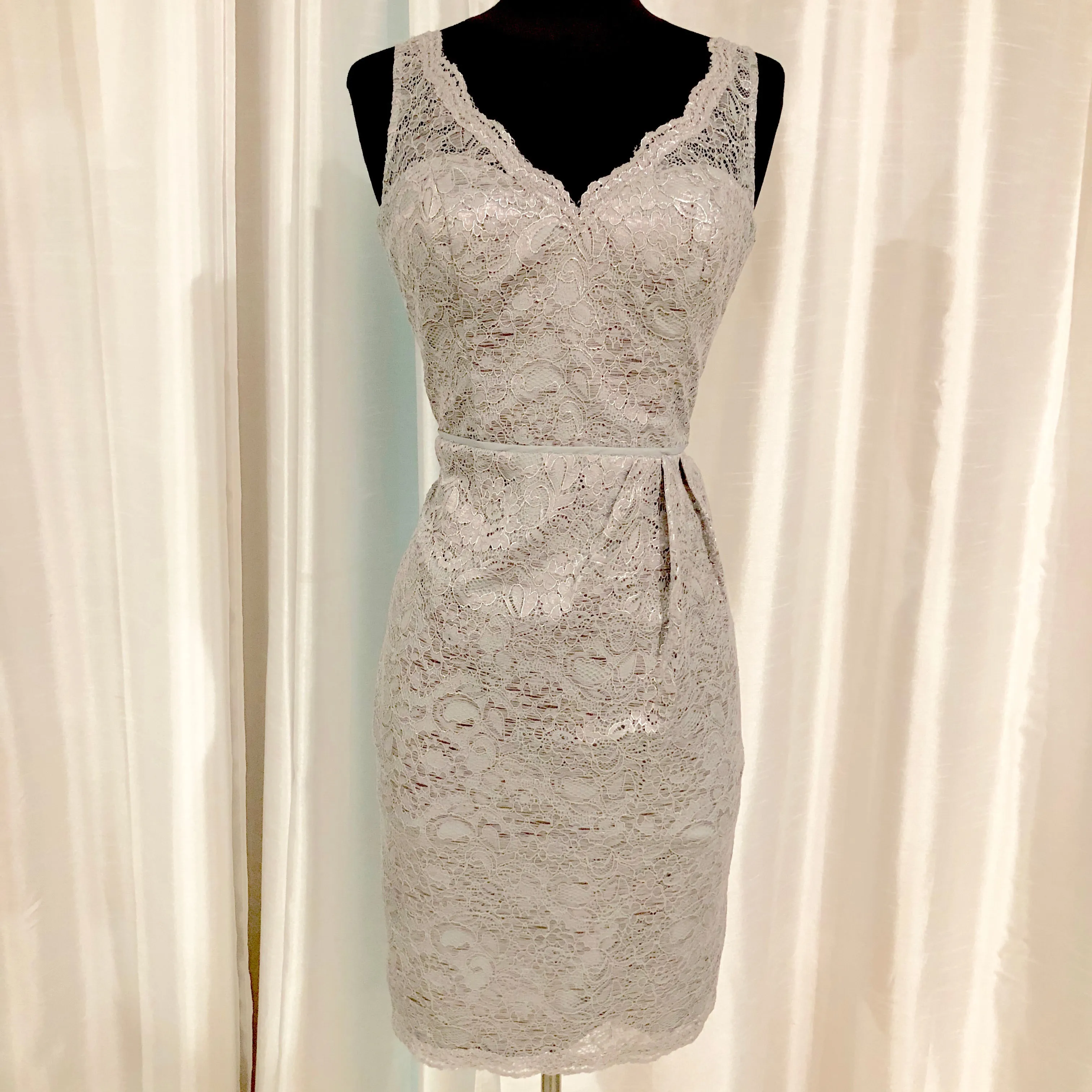BOUTIQUE Short Silver Gown Size 4