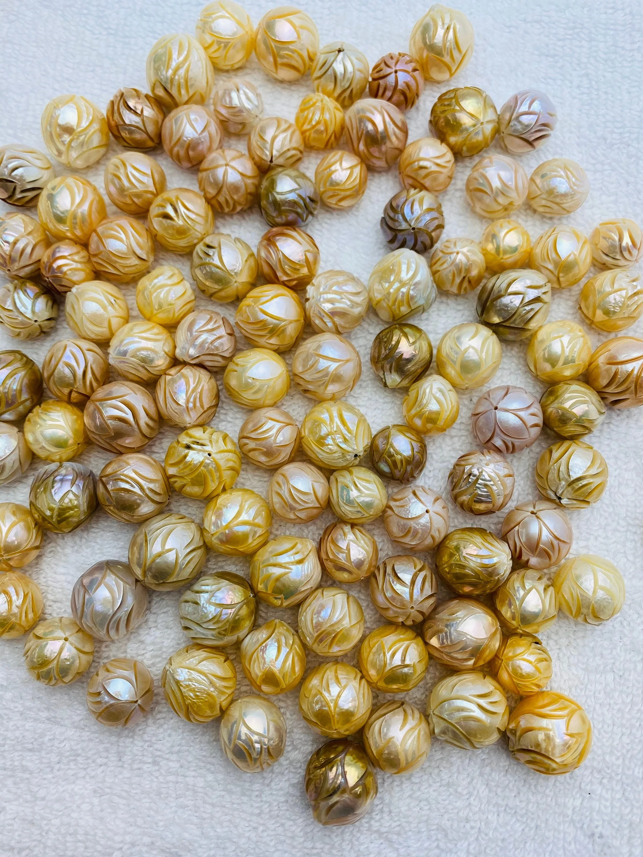 Carved Edison Pearls #918