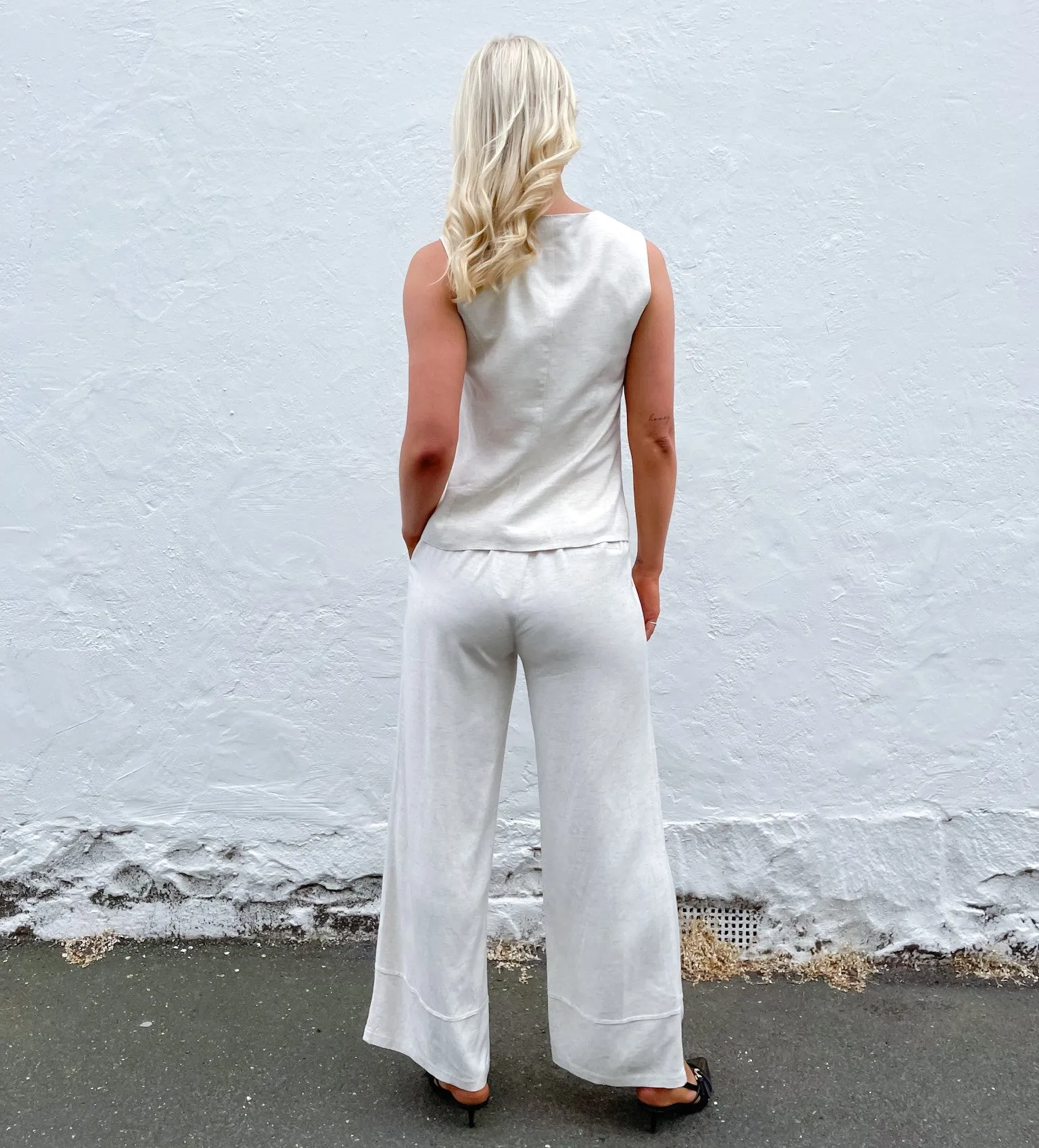 CLASSIC FITTED VEST