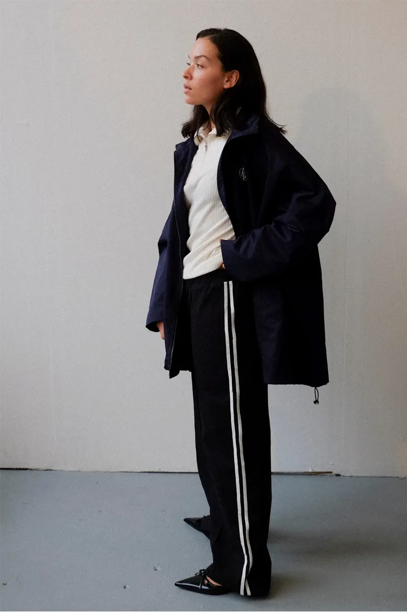 Commonplace Essentials Bentley Windbreaker - Washed Navy