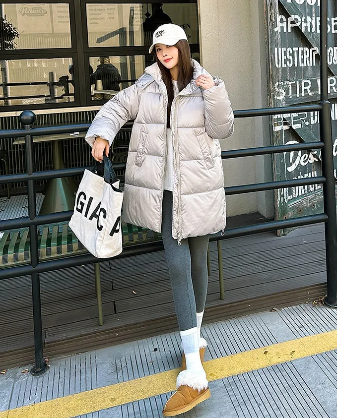 Easy-to-Clean and Relaxed-Fit Puffer Jacket for Women