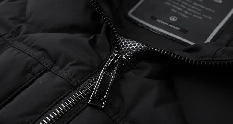 Easy-to-Clean Solid Color Puffer Jacket Featuring Label Detailing