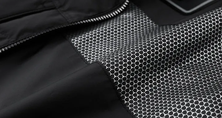 Easy-to-Clean Solid Color Puffer Jacket Featuring Label Detailing