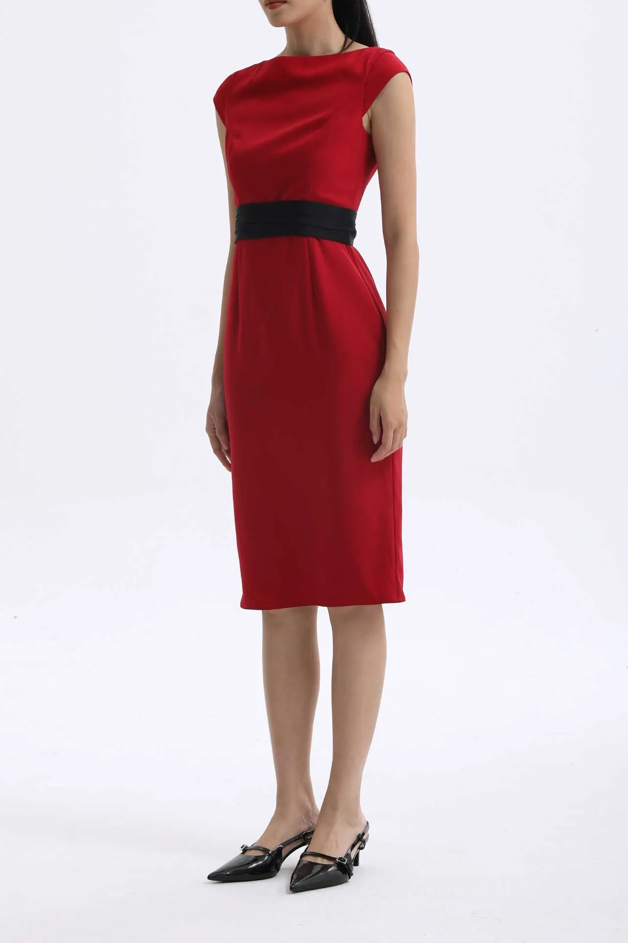 ELEGANT DRESS WITH CAP SLEEVES
