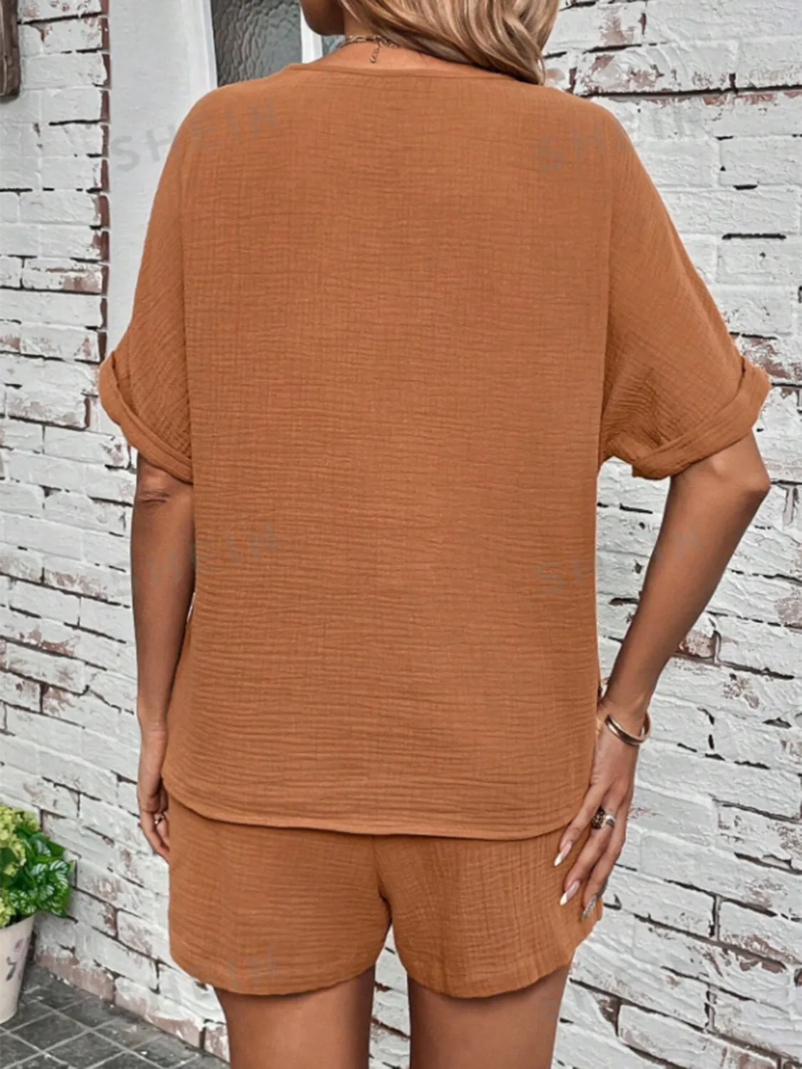 Everest Notched Half Sleeve Top and Shorts Set