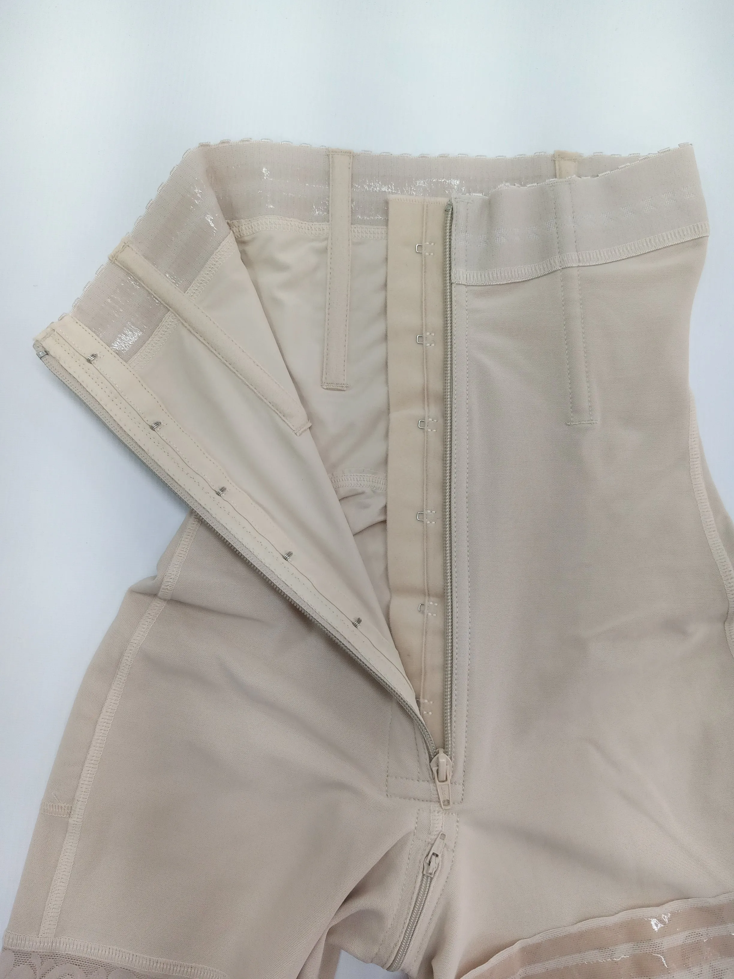 FB714 STRAPLESS SHORT FAJA PERINEAL ZIPPER