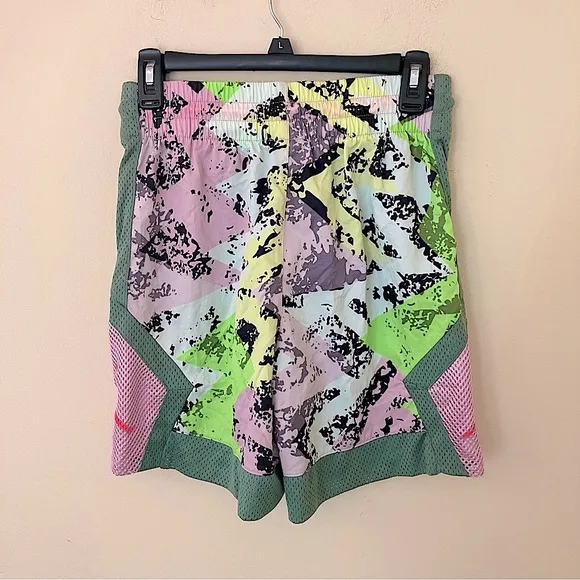 Nike Air Jordan’s NWT’s Women’s Heatwave Diamond Basketball Shorts Size X-Small