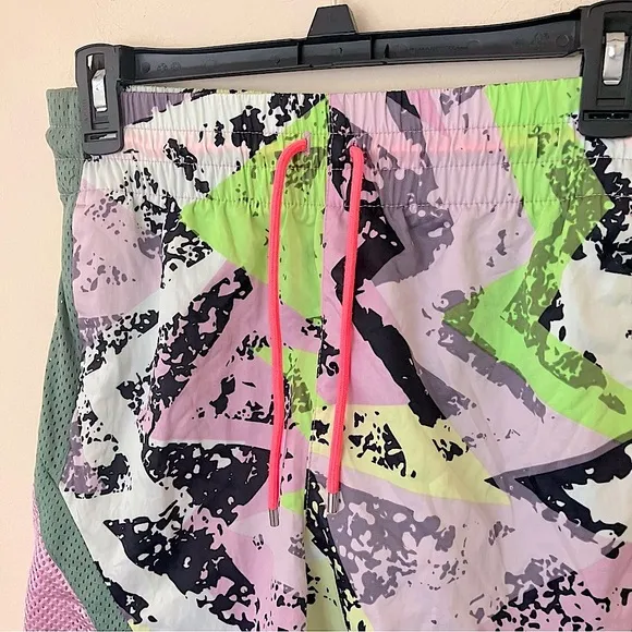Nike Air Jordan’s NWT’s Women’s Heatwave Diamond Basketball Shorts Size X-Small