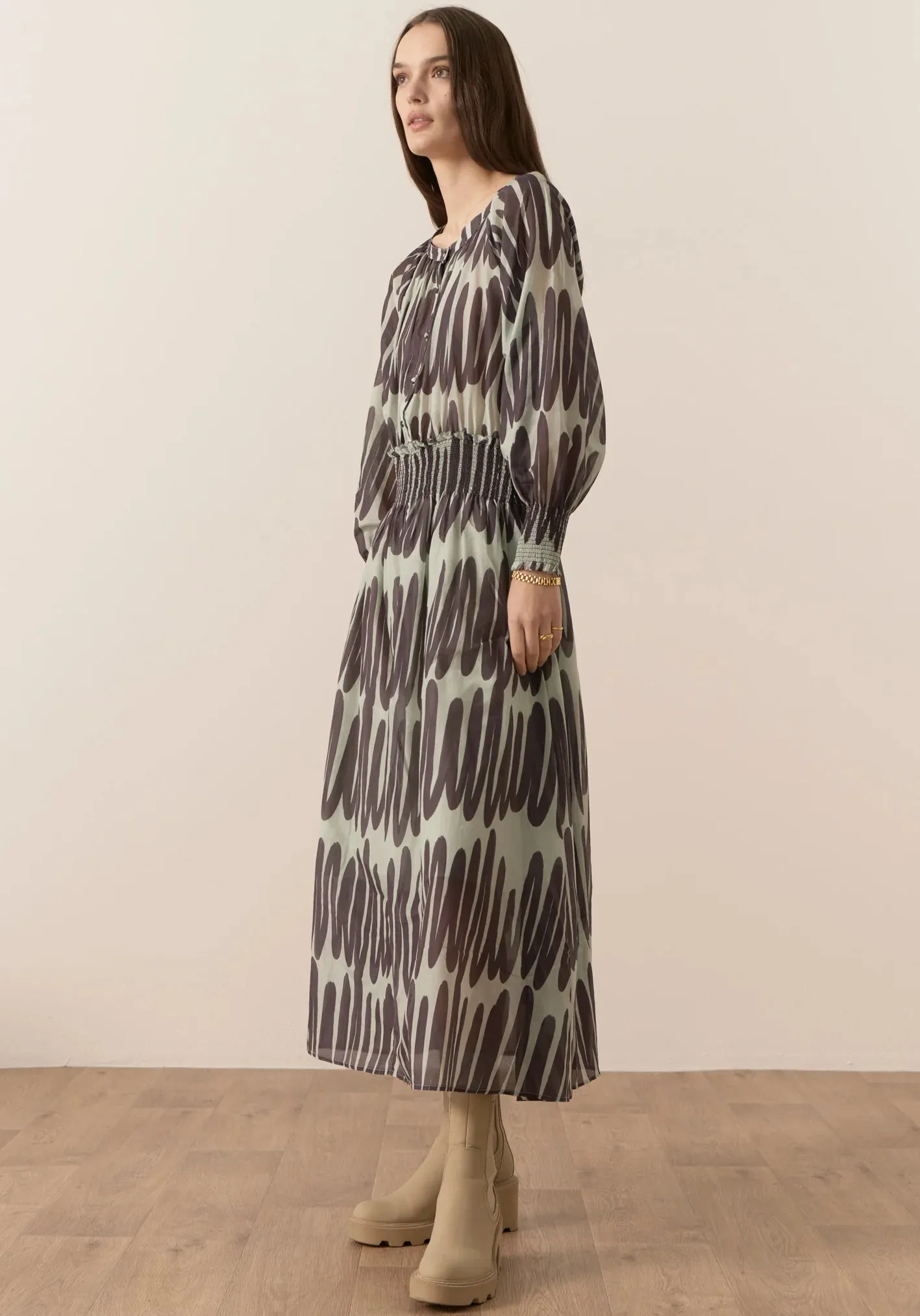Pol Clothing - Quill Shirred Dress - Quill Print