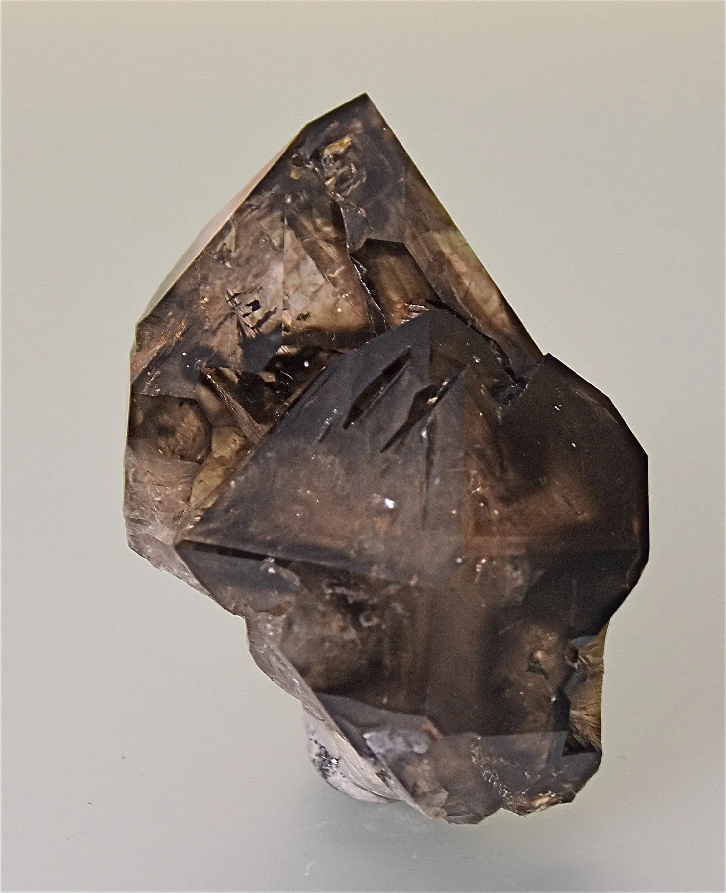 Quartz, Divino das Larenjeiras, Minas Gerais, Brazil, Mined ca. 1991,  Kalaskie Collection #784, Small Cabinet 3.5 x 5.5 x 8.0 cm, $200. Online 3/9