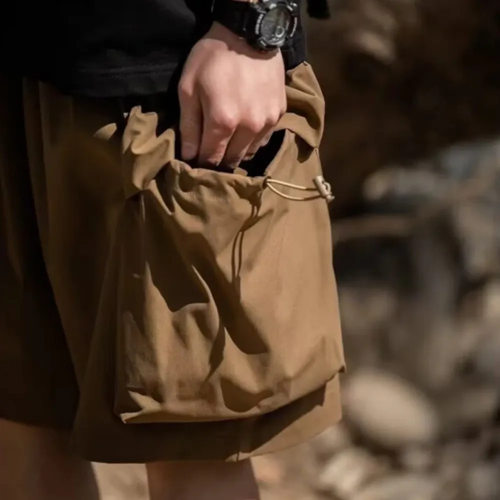"Outdoor Solid Color Cargo" Shorts