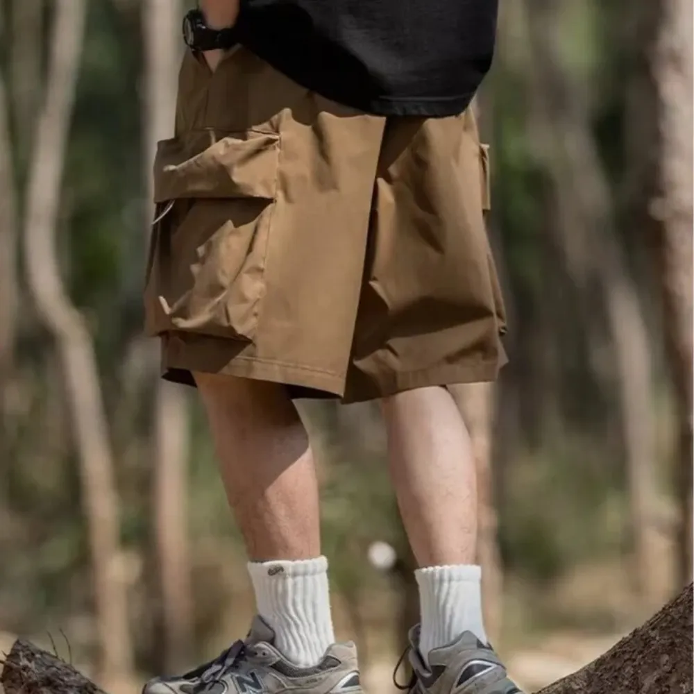"Outdoor Solid Color Cargo" Shorts