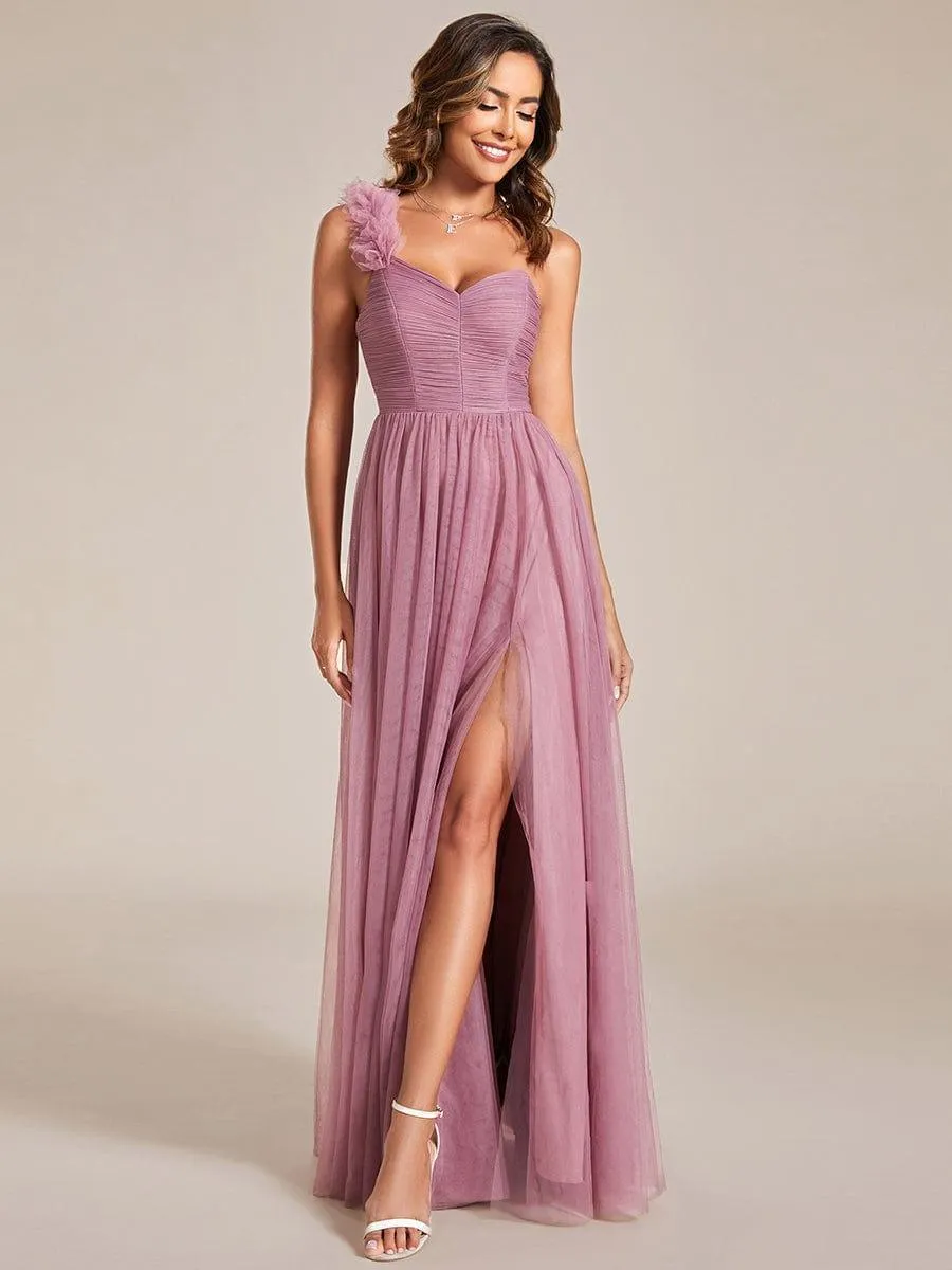 Robe demoiselle d'honneur à une épaule appliquée en tulle avec une fente haute