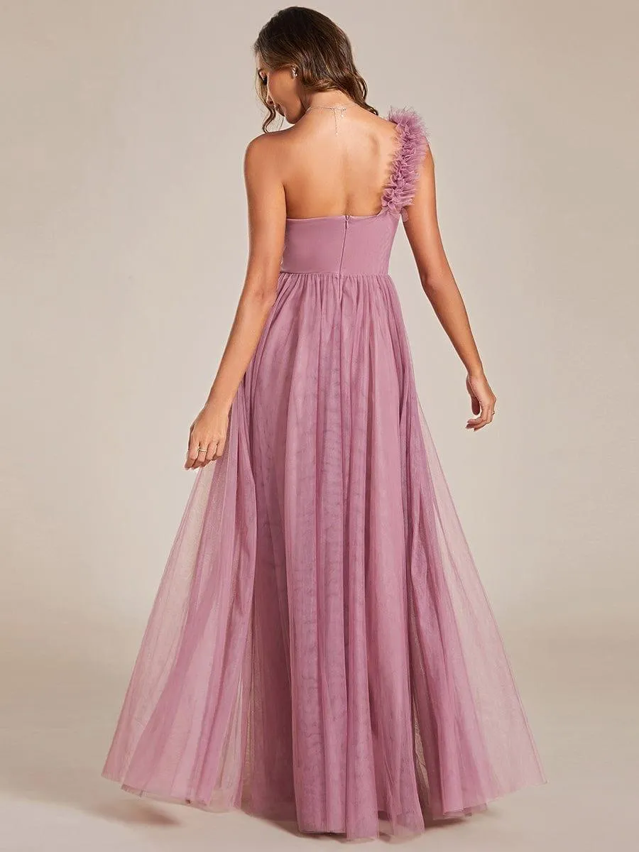 Robe demoiselle d'honneur à une épaule appliquée en tulle avec une fente haute