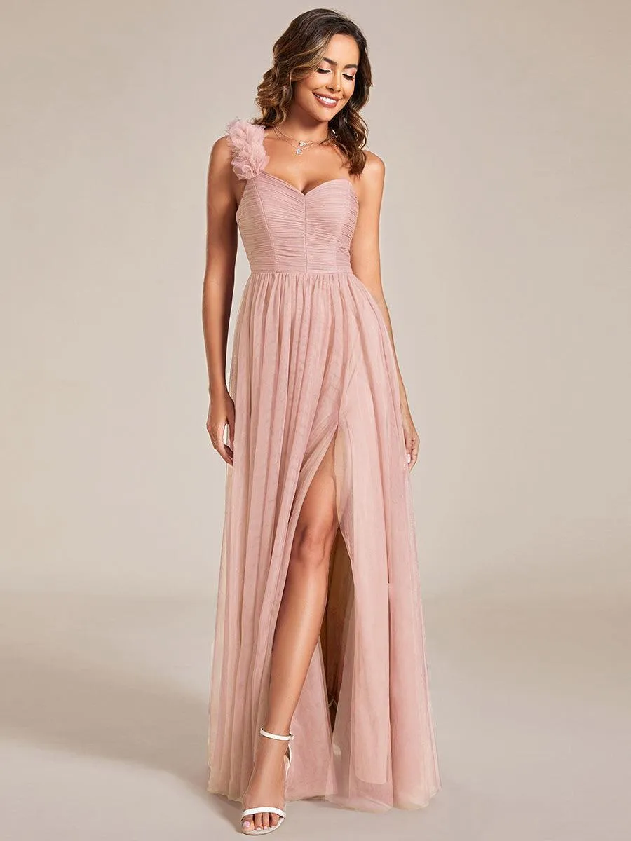 Robe demoiselle d'honneur à une épaule appliquée en tulle avec une fente haute