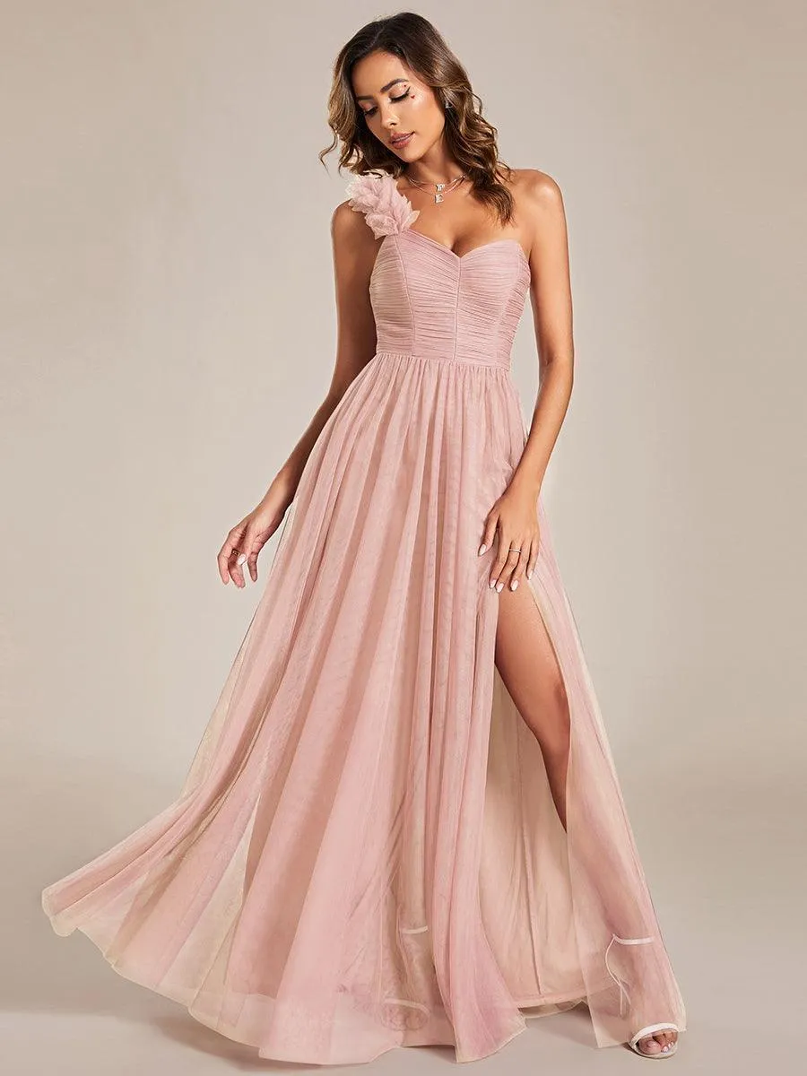 Robe demoiselle d'honneur à une épaule appliquée en tulle avec une fente haute