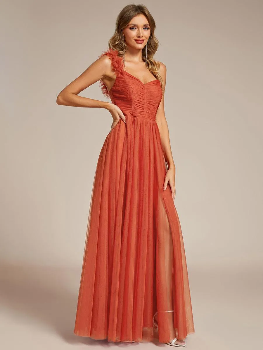 Robe demoiselle d'honneur à une épaule appliquée en tulle avec une fente haute