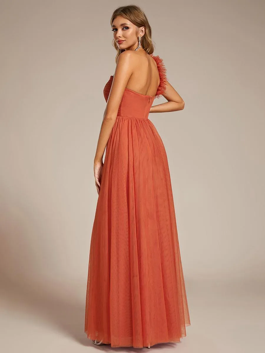 Robe demoiselle d'honneur à une épaule appliquée en tulle avec une fente haute