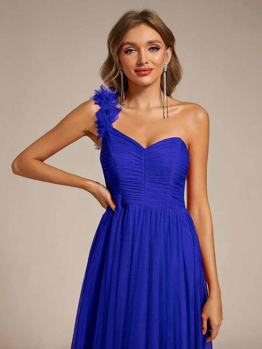 Robe demoiselle d'honneur à une épaule appliquée en tulle avec une fente haute