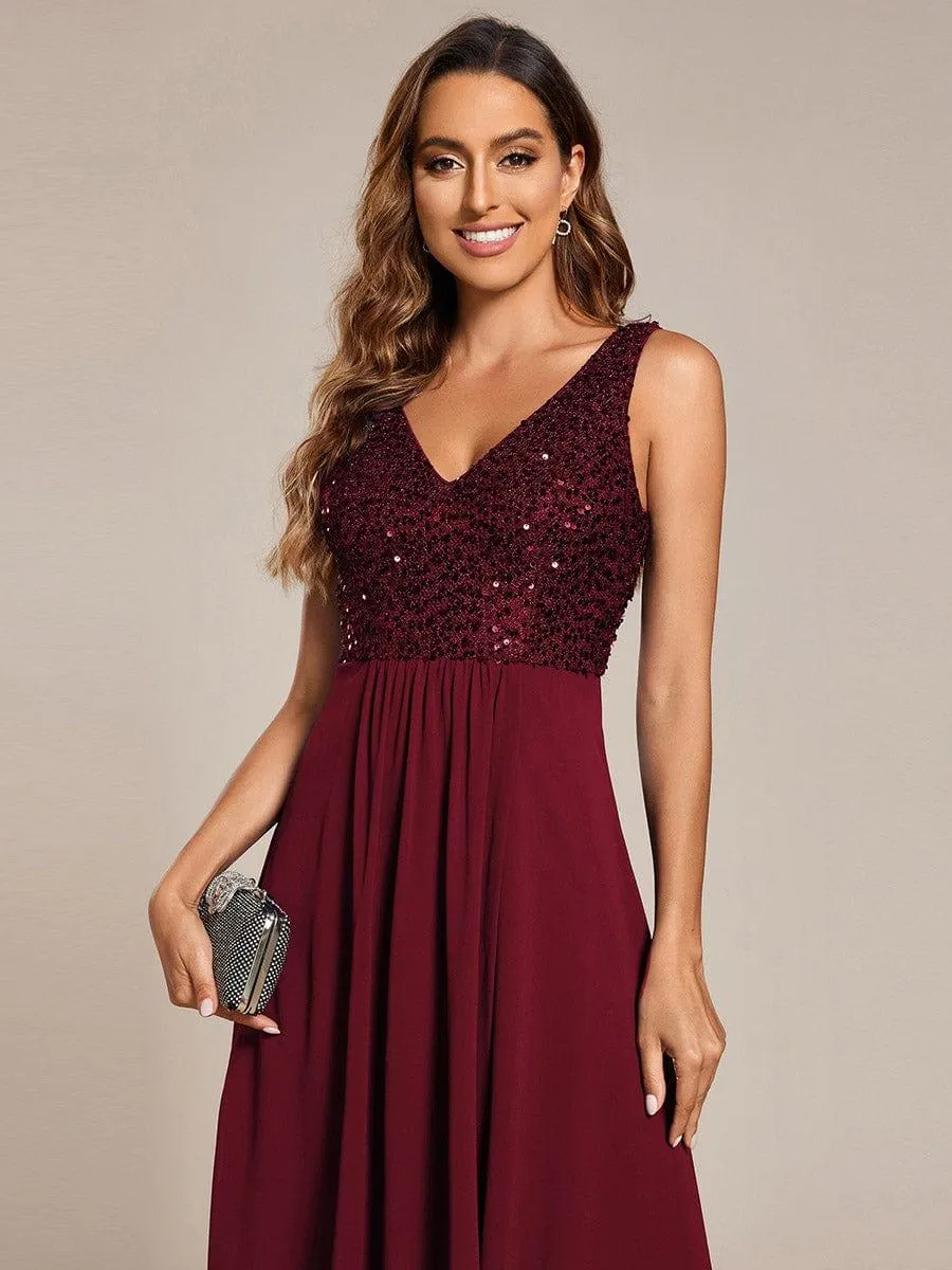 Robe d'invité de mariage élégante en mousseline de soie avec corsage à paillettes et col en V sans manches