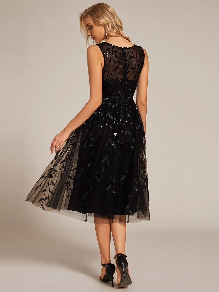 Robe d'invitée de mariage mi-longue à paillettes et col rond sans manches