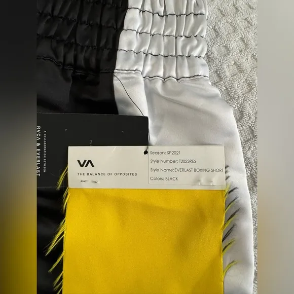 RVCA Everlast Boxing Shorts 14.5” in Black / White Size Small T2023RES *sample