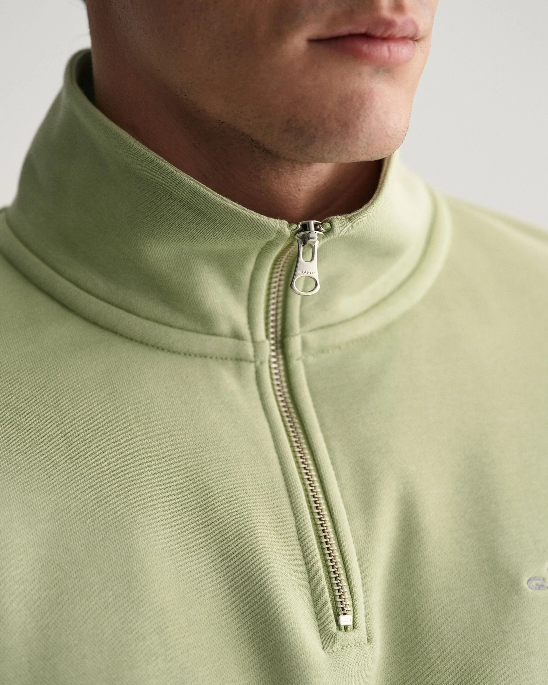 Shield Half-Zip Sweatshirt in Green