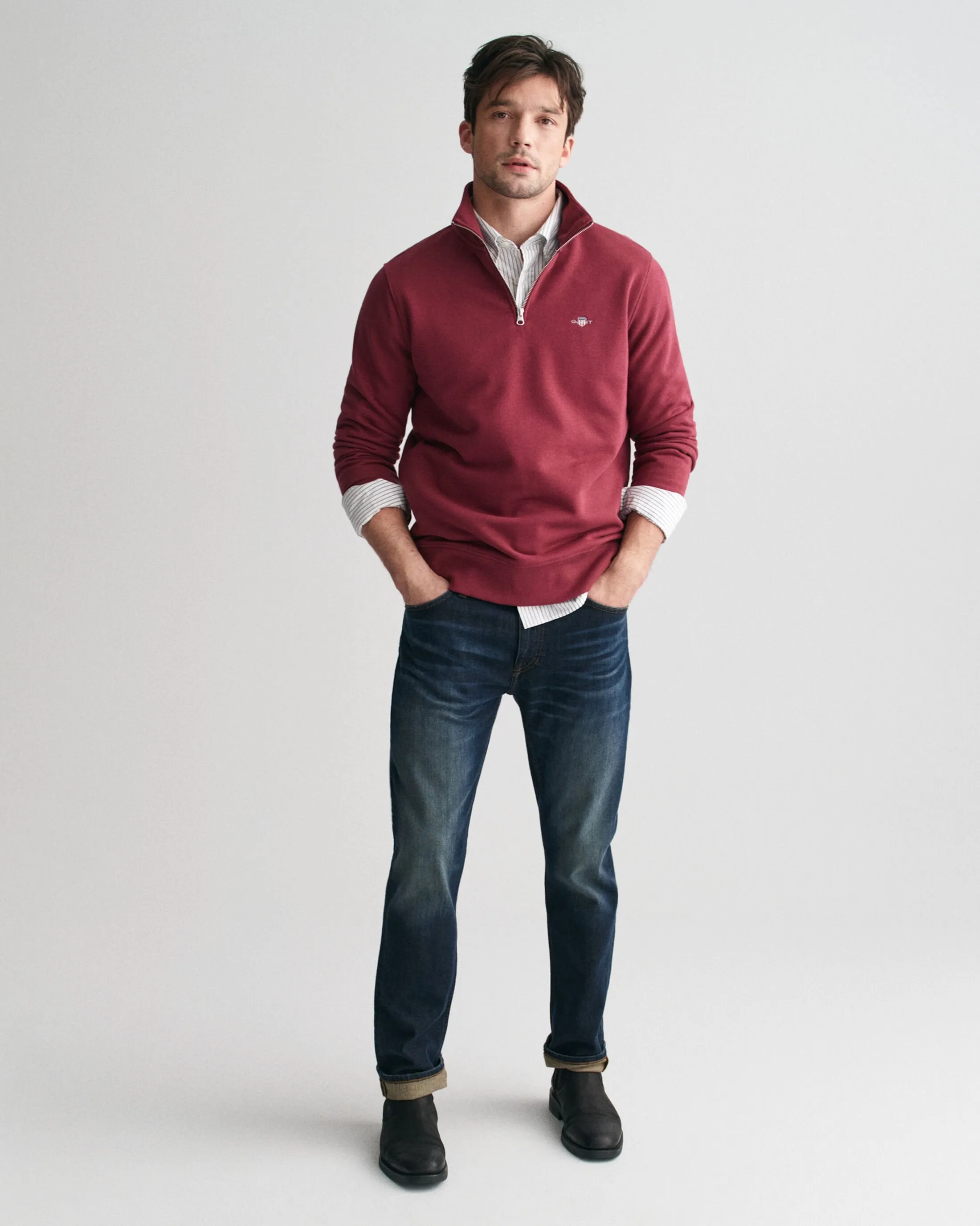 Shield Half-Zip Sweatshirt in Wine