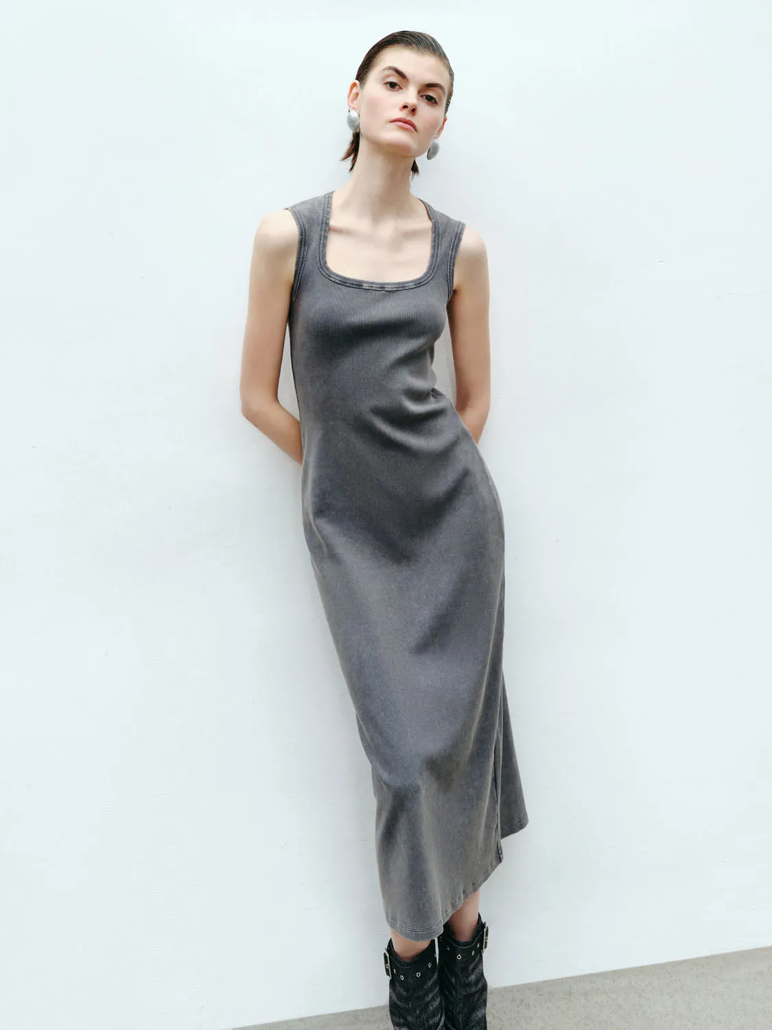 Sleeveless Skinny-Fit Dresses