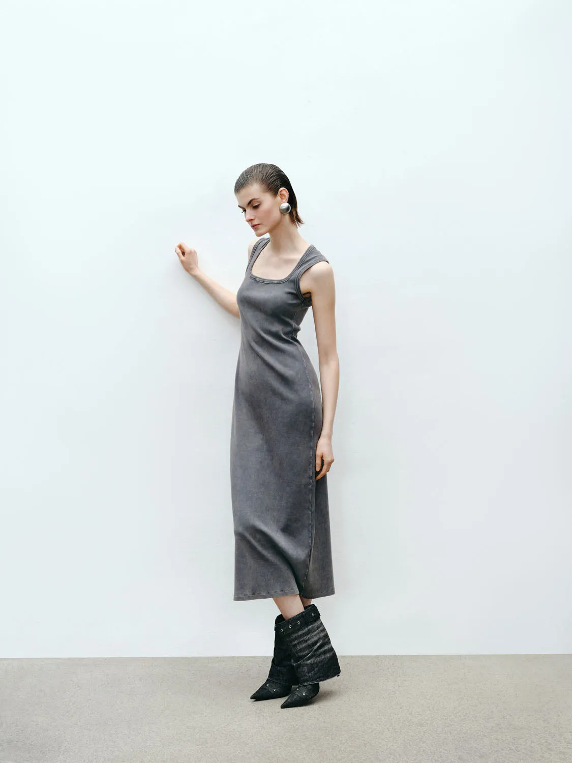 Sleeveless Skinny-Fit Dresses