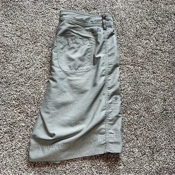 The North Face Womens 4 Horizon 2.0 Roll-Up Shorts Size 0
